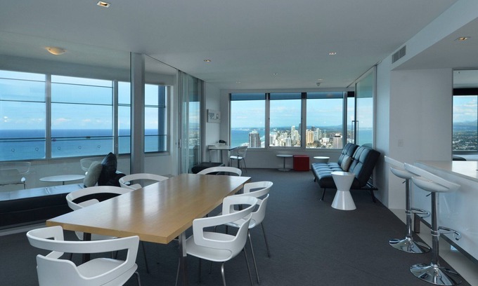 Surfers Paradise Apartment | Tallest residential tower 2 bedroom 2 bathroom level 42