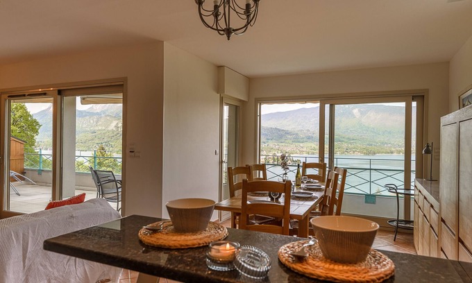 Talloires-Montmin Apartment | TALLOIRES- Terrasses de l'Hermitage, Pool & View