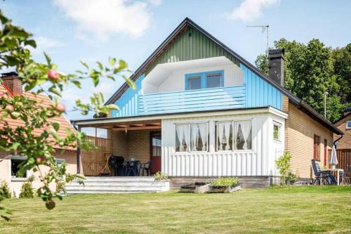 Alingsas House | Tamara Guest House