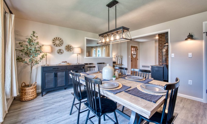 Hamilton Other | Tamarack Ranch - Mountain Getaway Home surrounded by acreage and views!