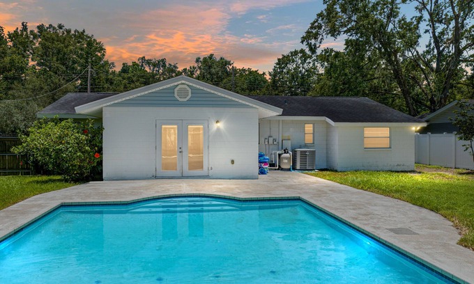 Plant City House | Tampa Disney Beaches 2 mins to I4