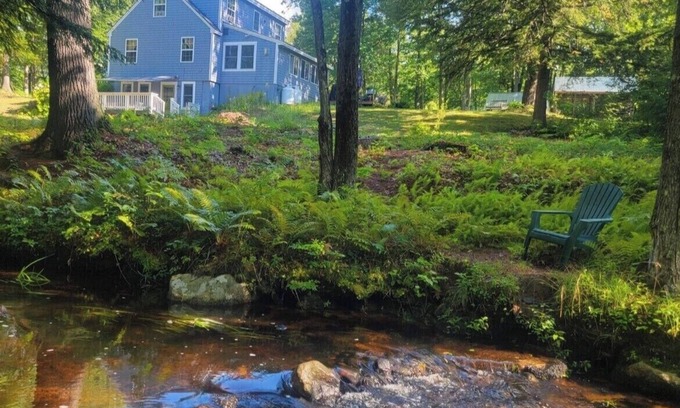 Tamworth House | Tamworth cozy cottage on a brook with trails