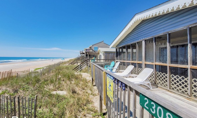 Surf City House | Tan-N-Sand - Stylish Oceanfront Beach Cottage!