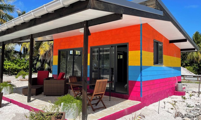 Rangiroa House | Tanahere, independent air-conditioned bungalow.