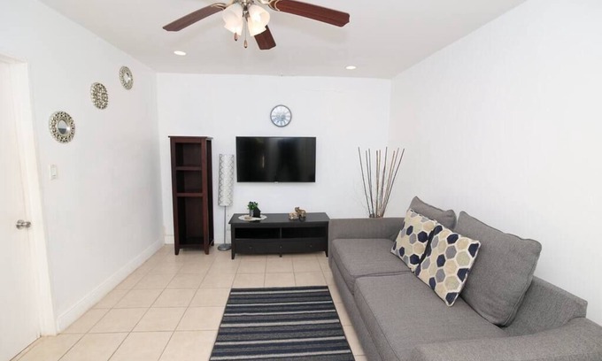 Nassau Apartment | Tangerine Sunsets Jumbay Haven 2