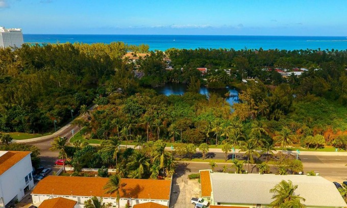 Paradise Island Apartment | Tangerine Sunsets Seville