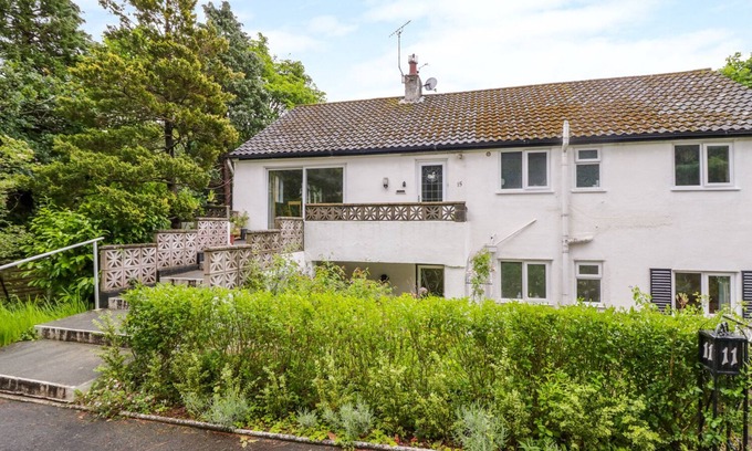 Rhos on Sea Apartment | TANGLEWOOD, family friendly, character holiday cottage in Rhos-On-Sea