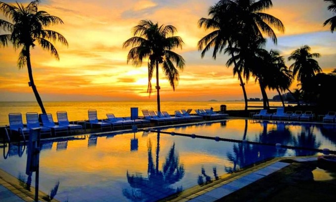 Si Rusa Apartment | Tanjung Tuan Beach Regency - Hermis Theme
