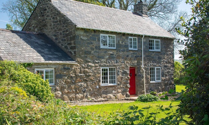 Rhyd-y-clafdy Cottage | Tanllyn - sleeps 8 guests in 4 bedrooms