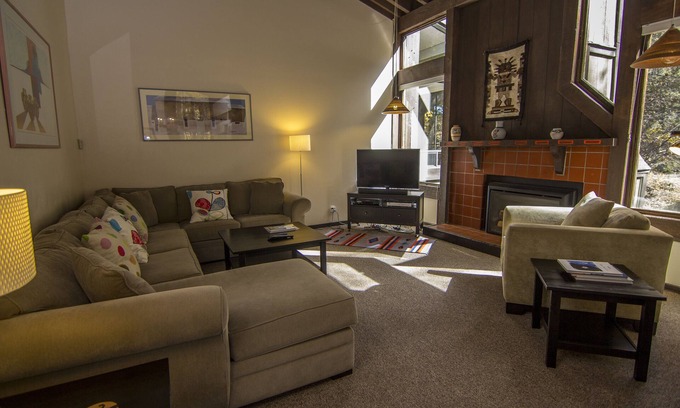 Taos Ski Valley Condo | Taos Ski Valley/3 Bdrm/Sleeps 8/Directly Next Door To The Children's Ski School