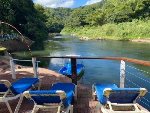 Castleton House | Tapicoa Village Retreat