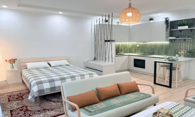 Downtown Ulaanbaatar Apartment | Tara Temple Studio: Cozy, Modern Retreat near Korean Embassy