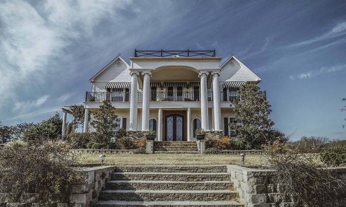 Athens Hotel | Tara Vineyard and Winery