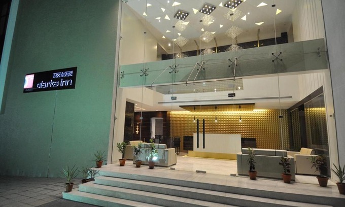 Shivajinagar Hotel | Tarawade Clarks Inn Pune