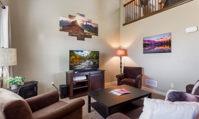 Driggs House | Targhee Townhome in Driggs with Hot Tub
