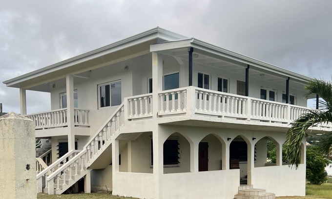 Estate Hartman House | Tariff Friendly
