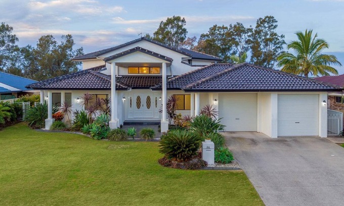 Yamba House | Taroona, large waterfront home Yamba