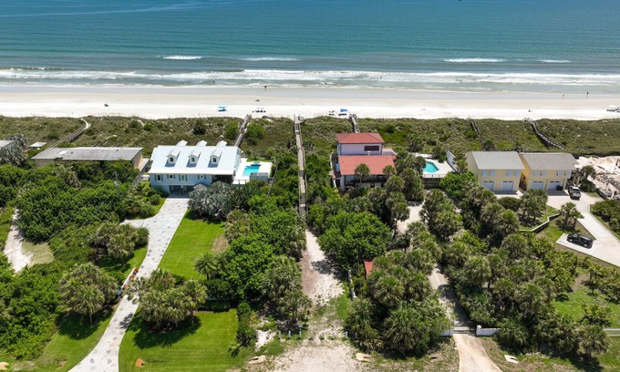 Crescent Beach Condo | Tarpon Run 12, 3 Bedrooms, Pool, WiFi, Sleeps 7, Walk to Beach