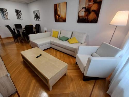Las Campas y San Claudio Apartment | Tartiere-la eria oviedo deluxe