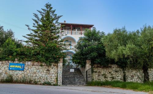 Laganas Apartment | Tassos & Marios Apartments I