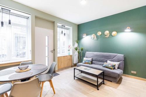 Quartier de Rochechouart Apartment | Taste of Paris near Montmartre Sacre Coeur