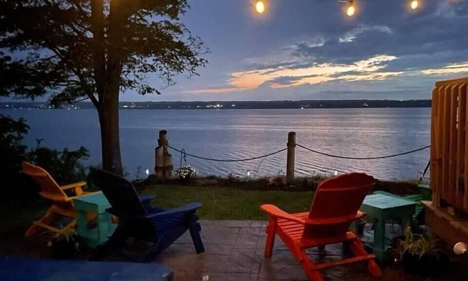 Geneva House | Taste of Serenity Wine Trl, Sunsets, Private Beach/Dock/Romantic views!