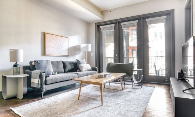 North Burnet Apartment | Tasteful Domain 2BR w/Gym, Pool & W/D, nr restaurants, by Blueground