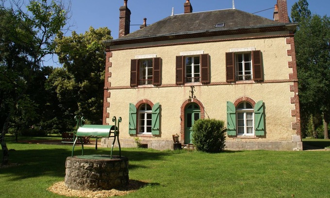 Cernoy-en-Berry House | Tasteful Holiday Home with Garden in Cernoy-en-Berry France