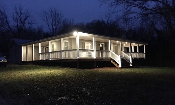 Lenoir City House | Tastefully decorated French Country Cottage on a horse farm with RV/Boat hookup