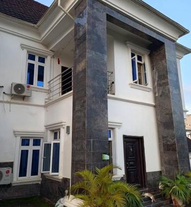 Asokoro Apartment | Tastefully furnished 4bedrooms Guzape with pool