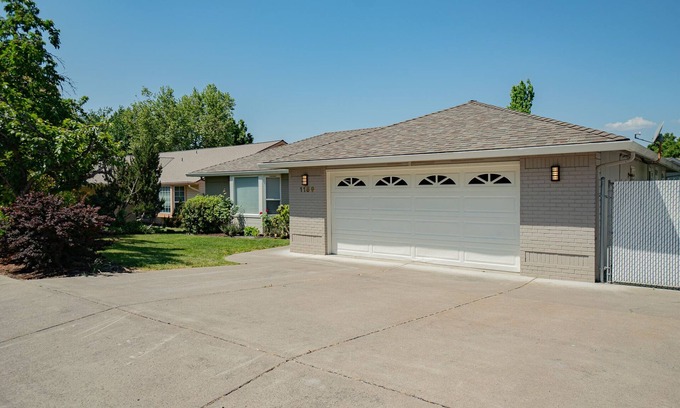Medford House | Tastefully remodeled 3 bedroom 2 bath home with large private back yard