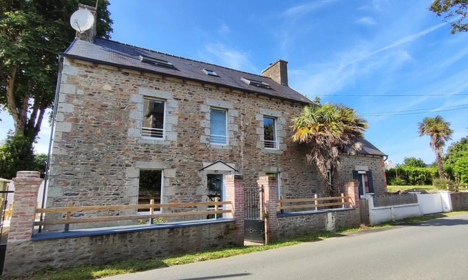 Plouha House | TatîeMamîe, gîte Tata Jacqueline : grand gîte rénové proche mer, Bretagne