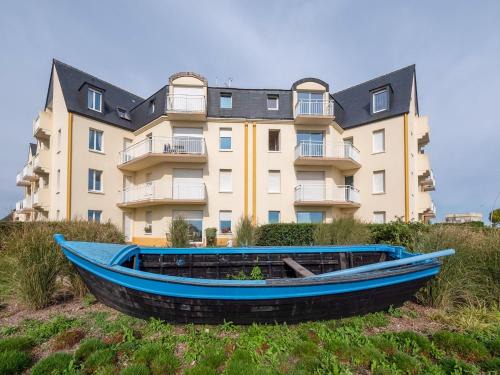 Saint-Vaast-la-Hougue Apartment | Tatihou Island Retreat