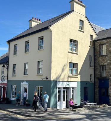 Roundstone Bed & Breakfast | Tatis Bake-Away