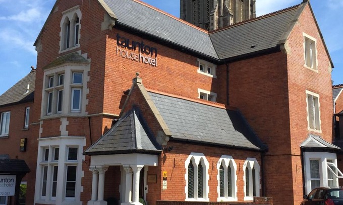 Taunton House | Taunton Town House