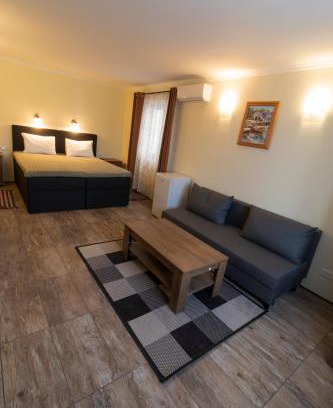 Sutivan Apartment | Taverna & Rooms
