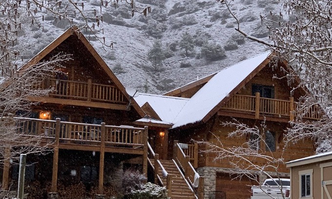 Almont House | Taylor Canyon Cabin in Almont