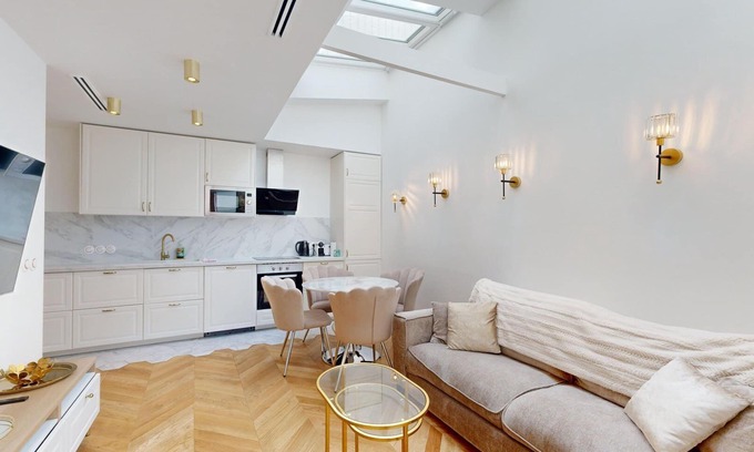 Champs-Elysees Apartment | TBS 204 - Prestigious suite near Champs-Élysées