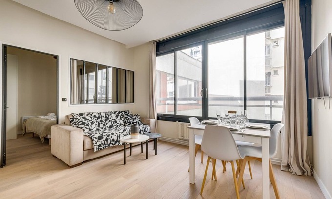 12th Arrondissement Apartment | TBS 58 - Bright and spacious apartment in Paris