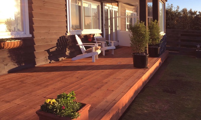 Oakura House | Te Moana - A perfectly situated and homely bach.