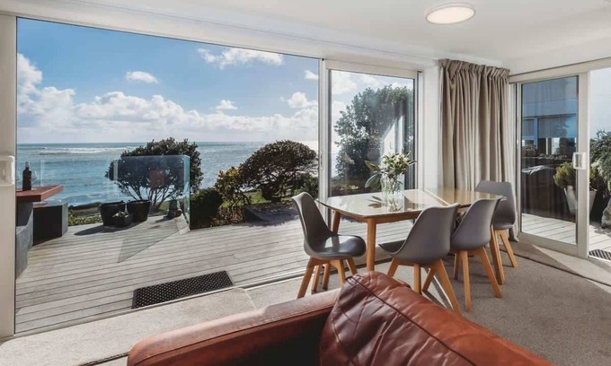 Bell Block Apartment | Te Moana Waterfront - beachside accommodation