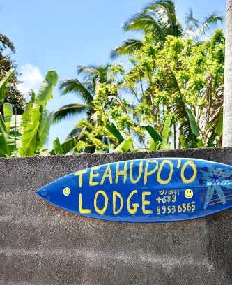 Vaira'o House | Teahupo'o Lodge - accès mer et vue montagne - canoes gratuits