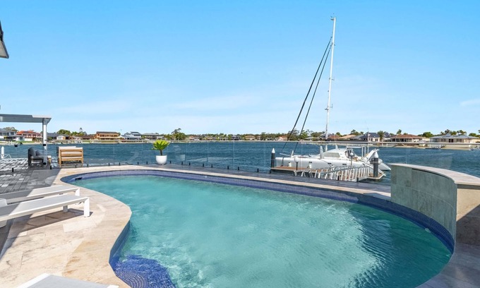 Yamba House | Tecoma 3 | Ultimate Waterfront