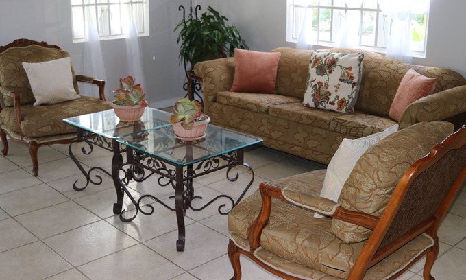 Rodney Bay Bed & Breakfast | Tee's Island Home