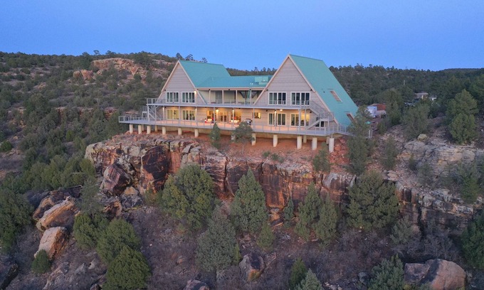 Solano Hotel | Teepee Lodge at giant ranch with horses & firearms