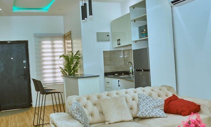 Ikoyi Apartment | “Tee’s Apartment: Cozy living right in the heart of Ikoyi”.