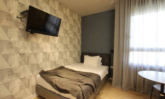 Tel Aviv Apartment | Tel Aviv Uni Chic Studio C708