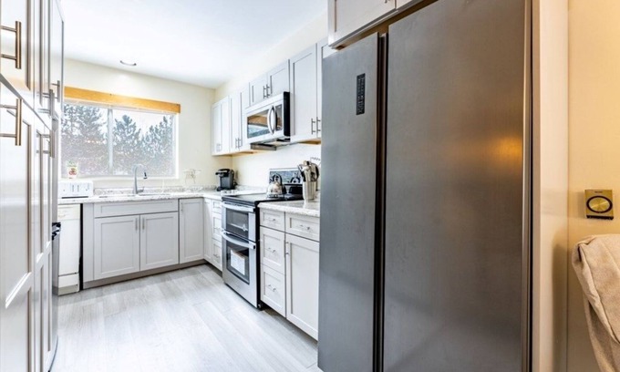 Jeffersonville Condo | Telemark 5 4 Bedroom Condo by RedAwning