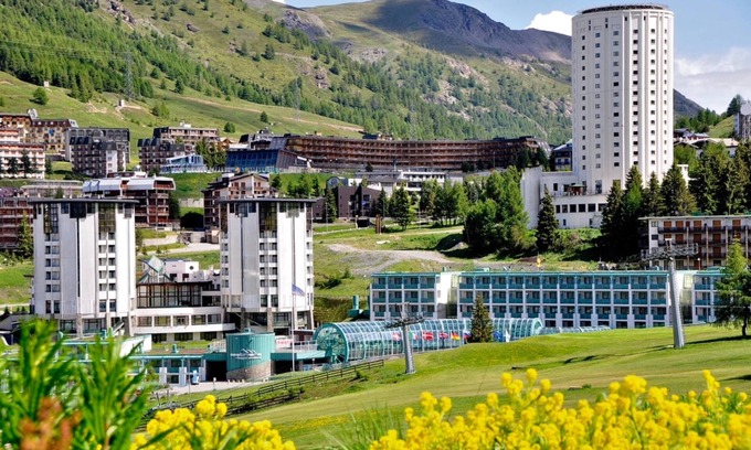 Sestriere Apartment | Teleo 76 Ski In - Ski Out 50m