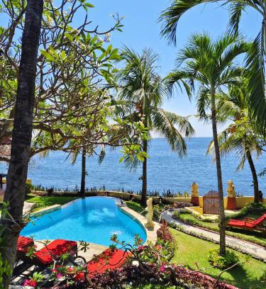 Sambirenteng Villa | Teluk Indah Beach & Pool Villa